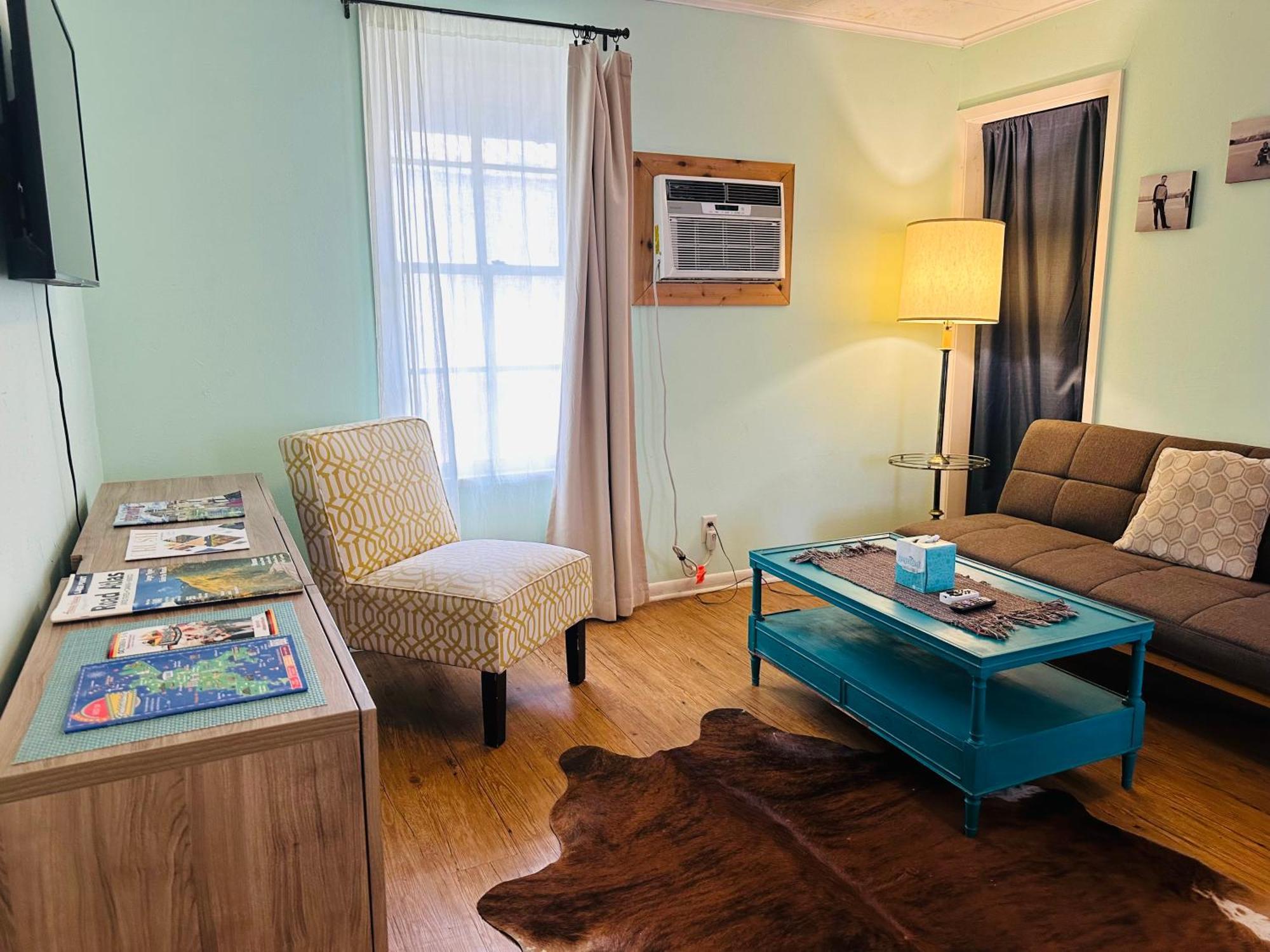 Hotel Kitsmiller On Main Fredericksburg Dış mekan fotoğraf