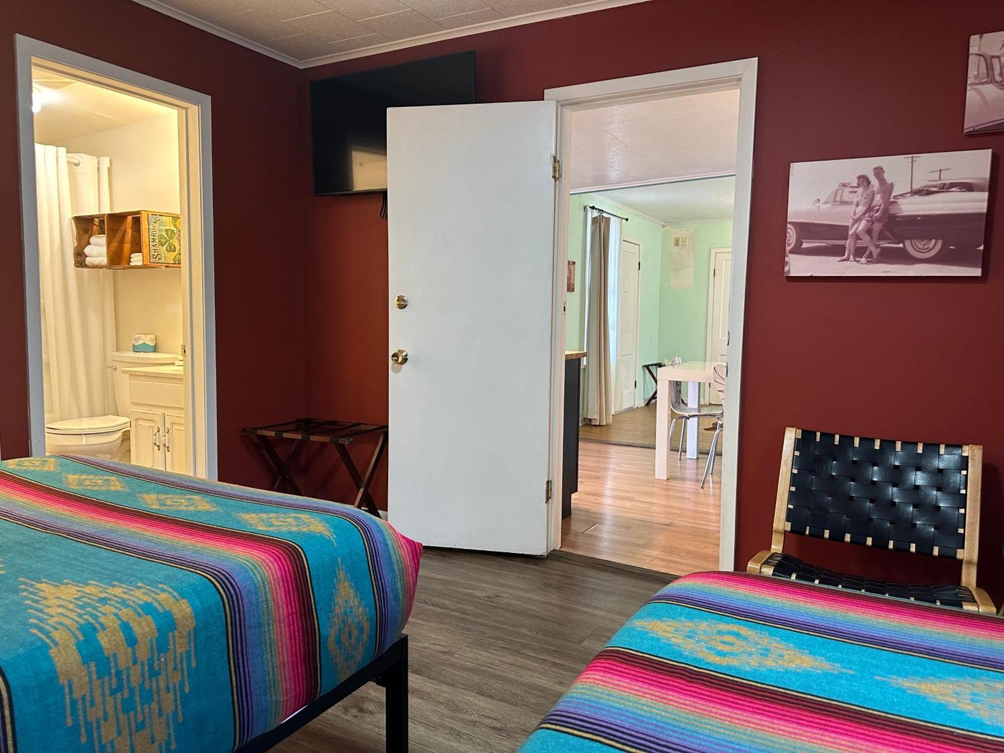 Hotel Kitsmiller On Main Fredericksburg Dış mekan fotoğraf