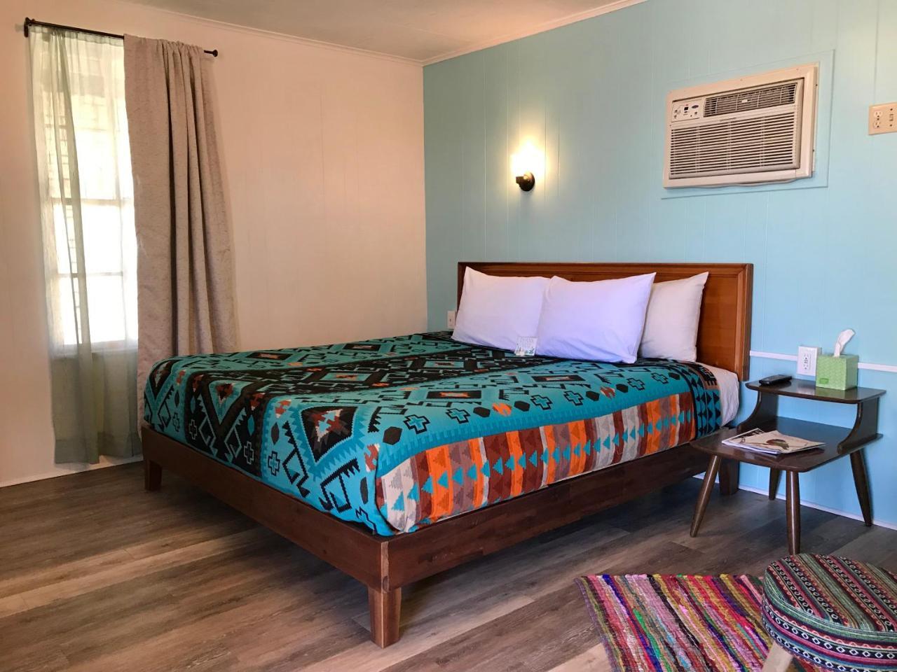 Hotel Kitsmiller On Main Fredericksburg Dış mekan fotoğraf
