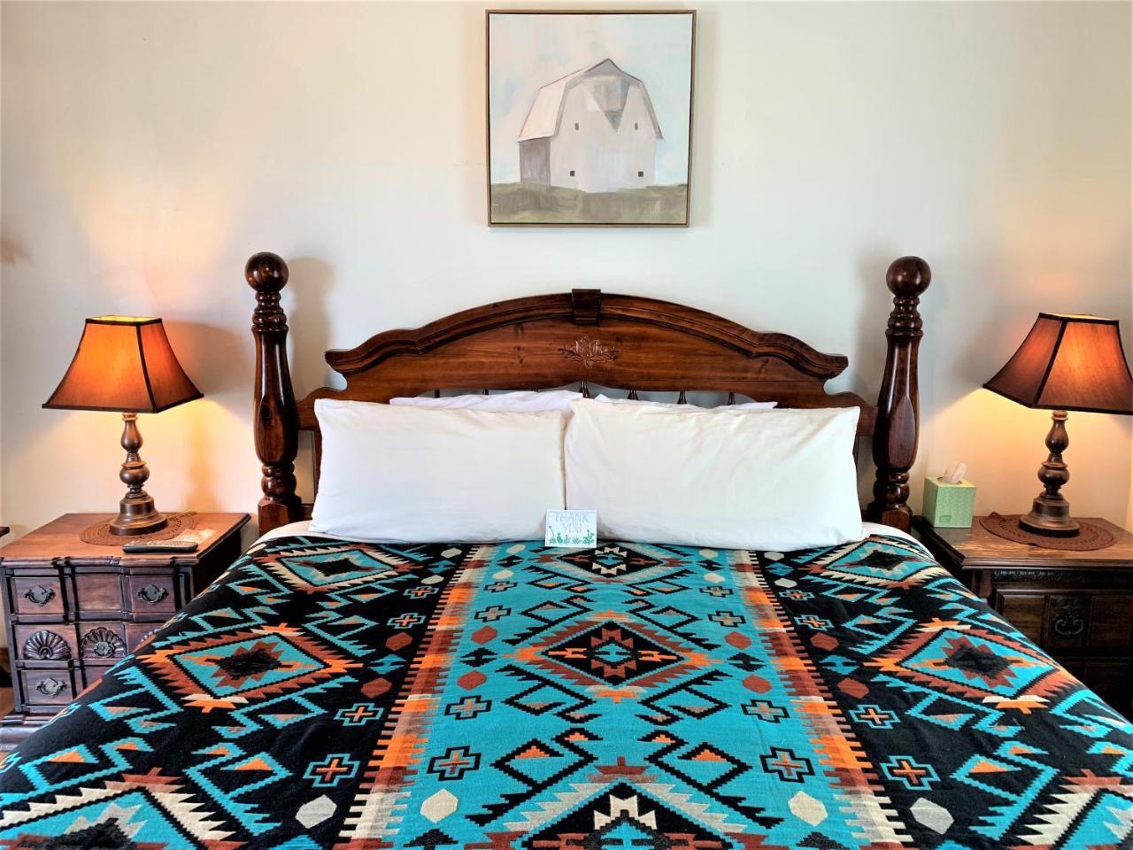 Hotel Kitsmiller On Main Fredericksburg Dış mekan fotoğraf